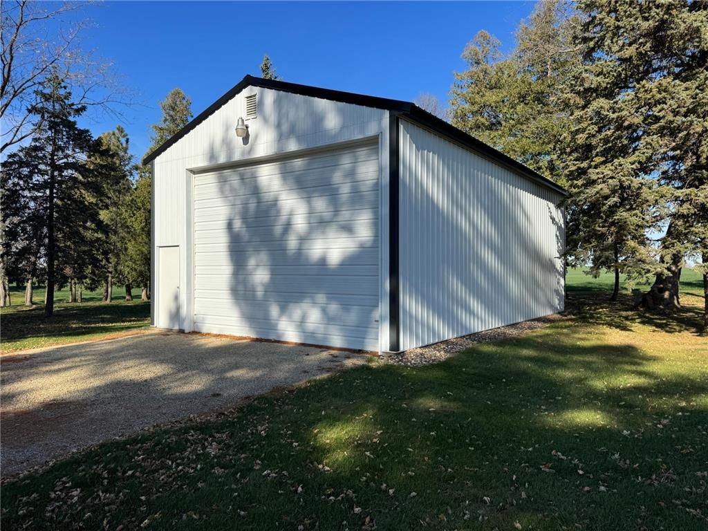 2575 290th Street E