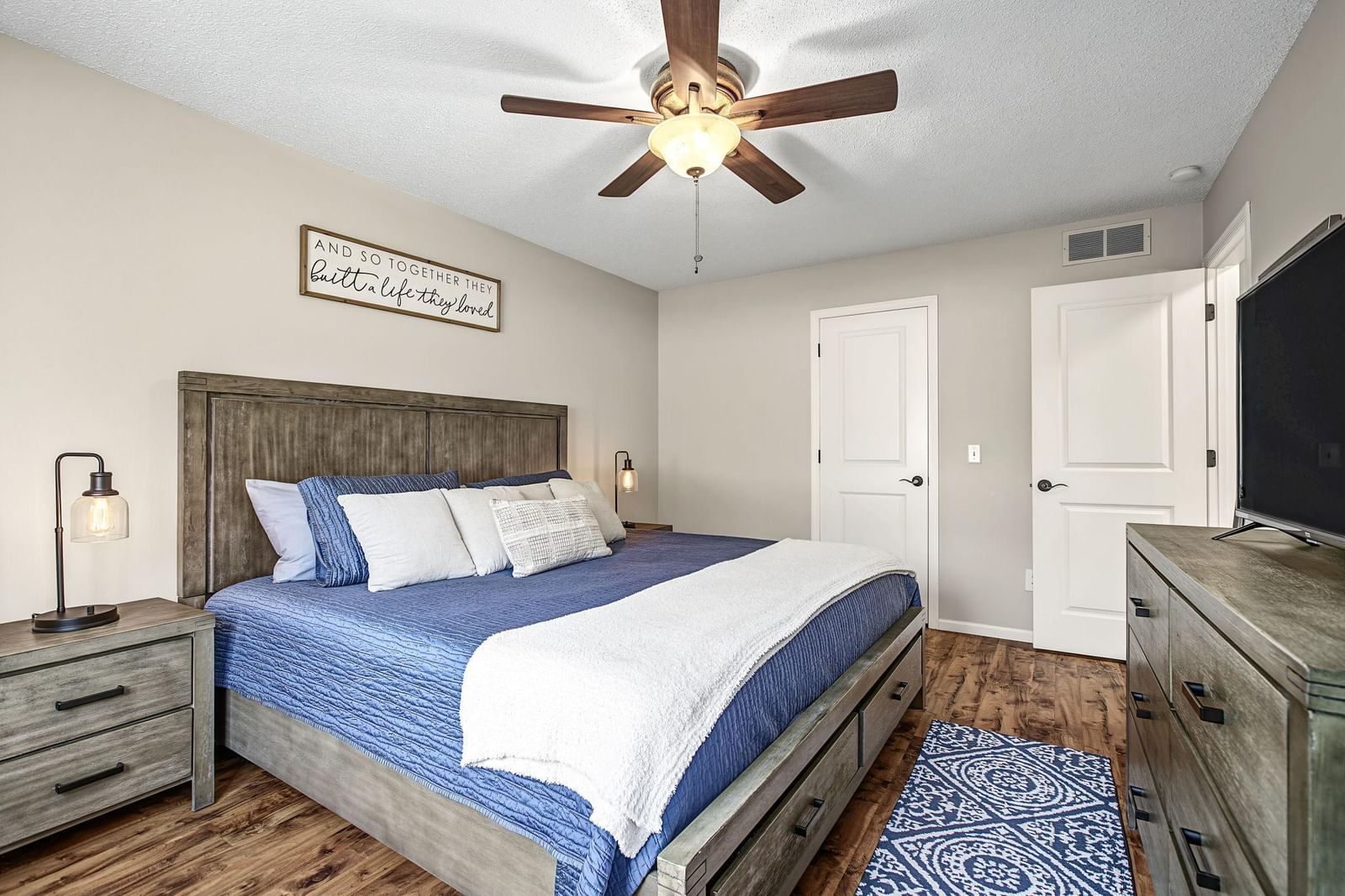 Property Photograph 19