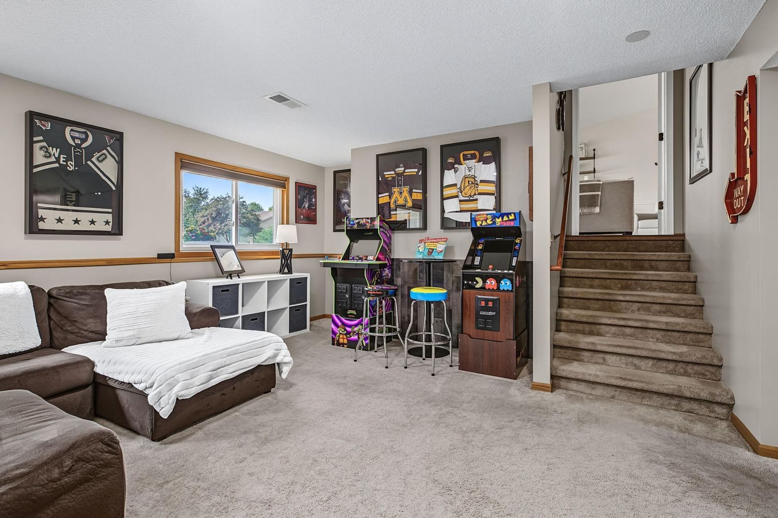 Property Photograph 25