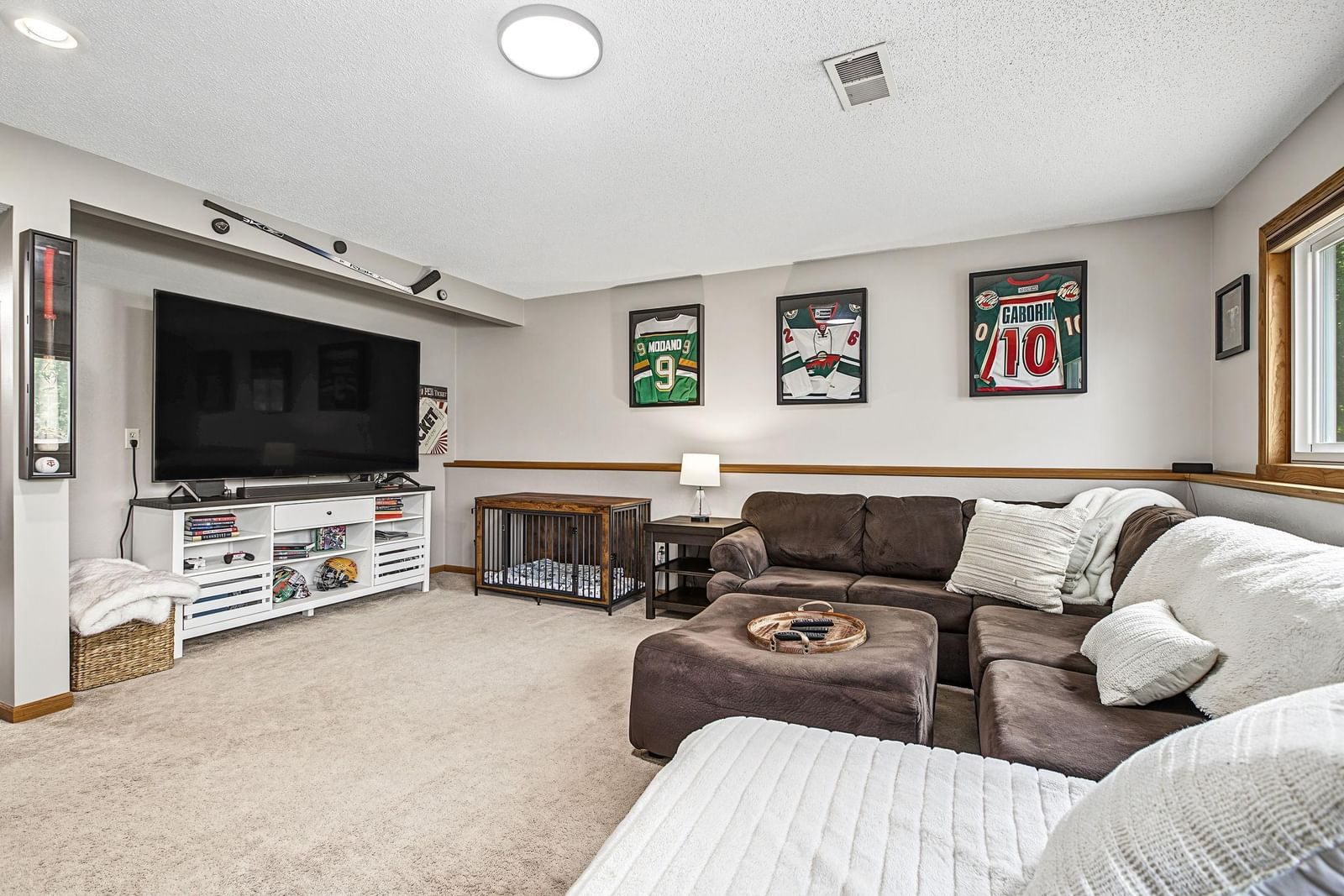 Property Photograph 27