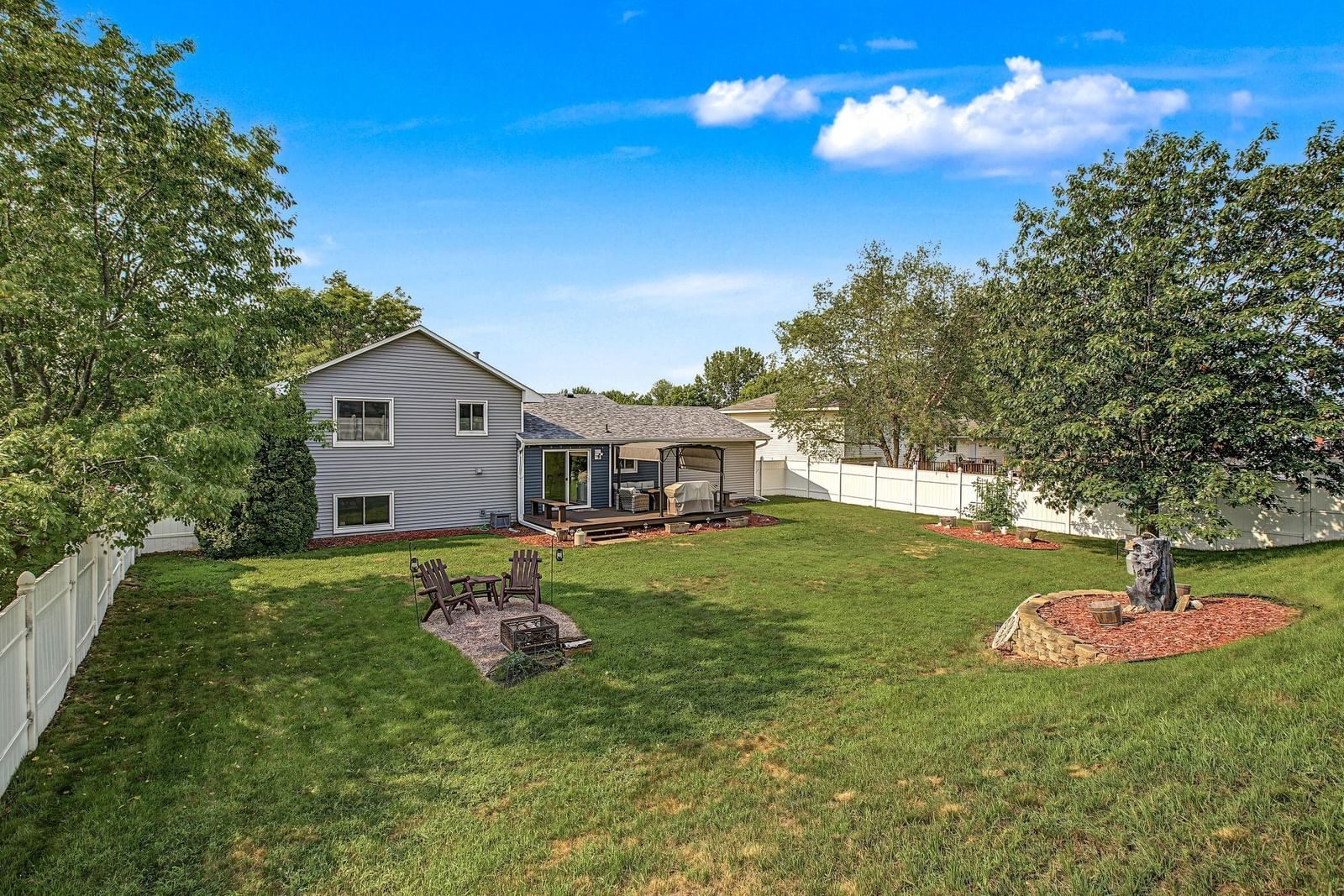 Property Photograph 37