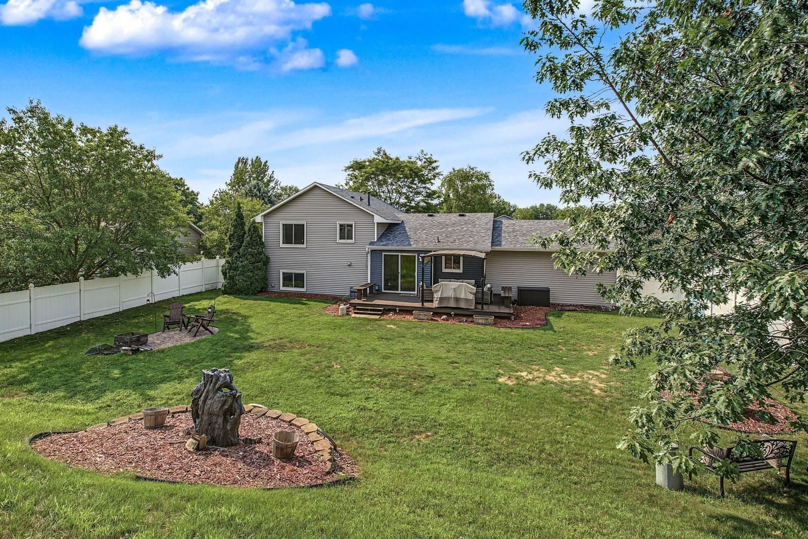 Property Photograph 38