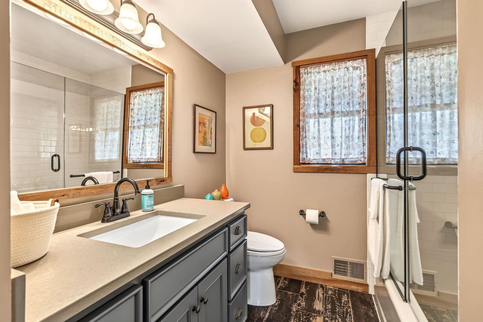 Property Photograph 22