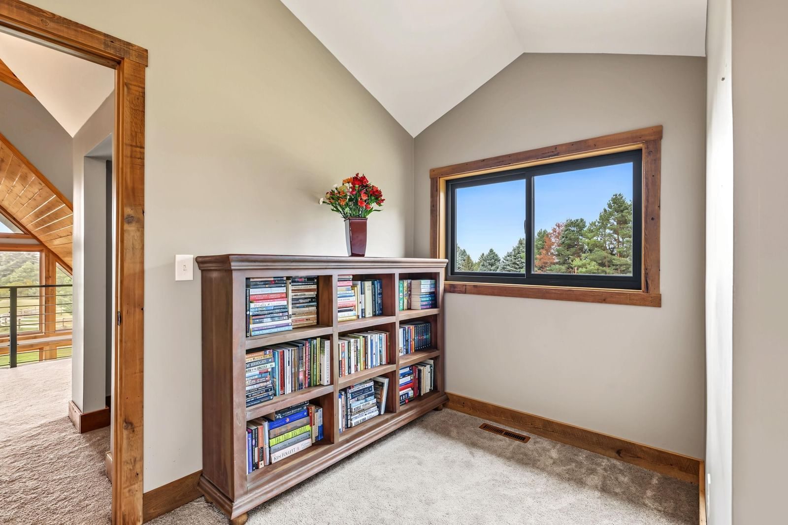 Property Photograph 28