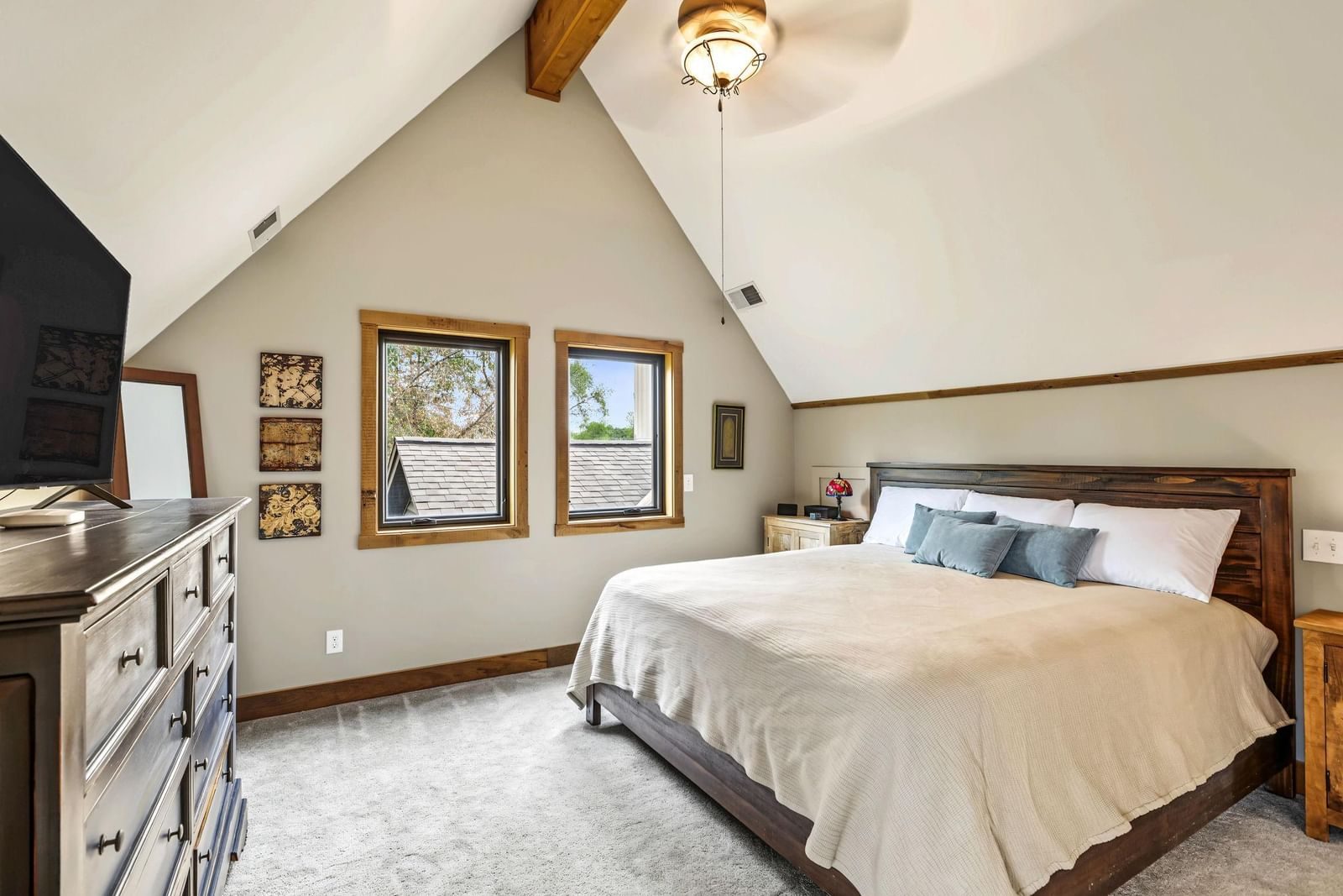 Property Photograph 29
