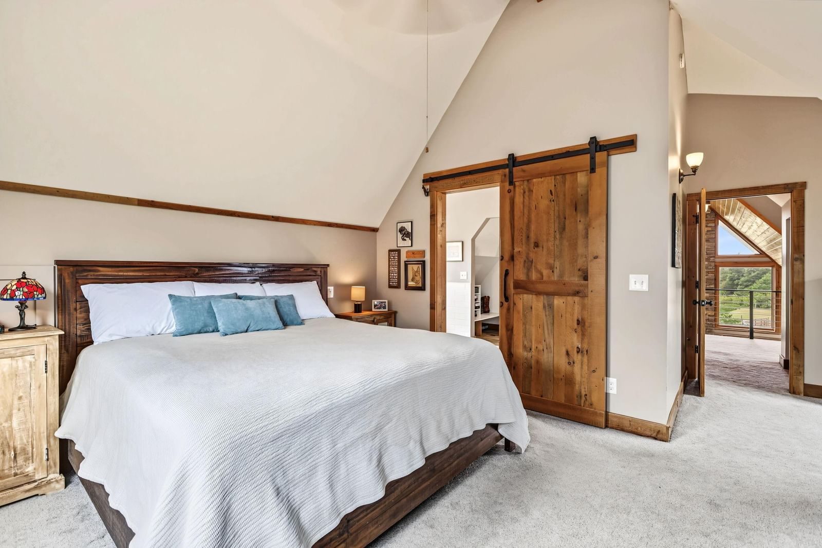 Property Photograph 31