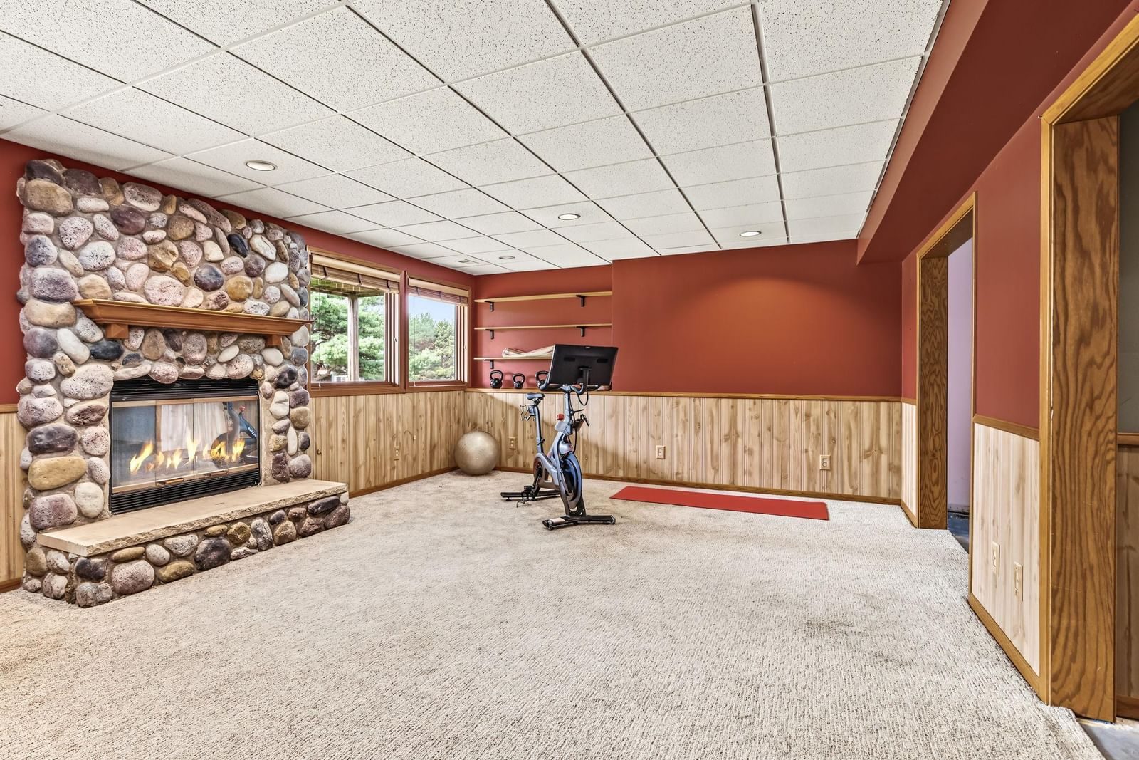 Property Photograph 35