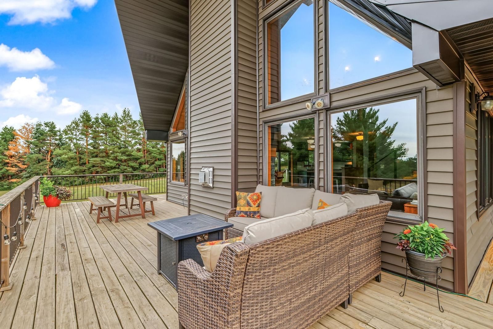 Property Photograph 40