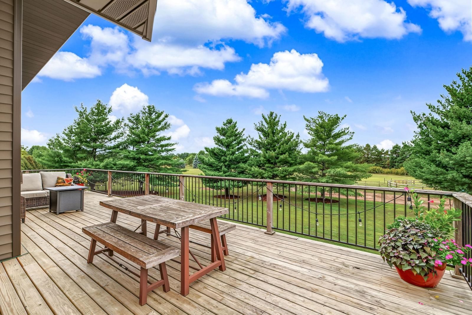 Property Photograph 43