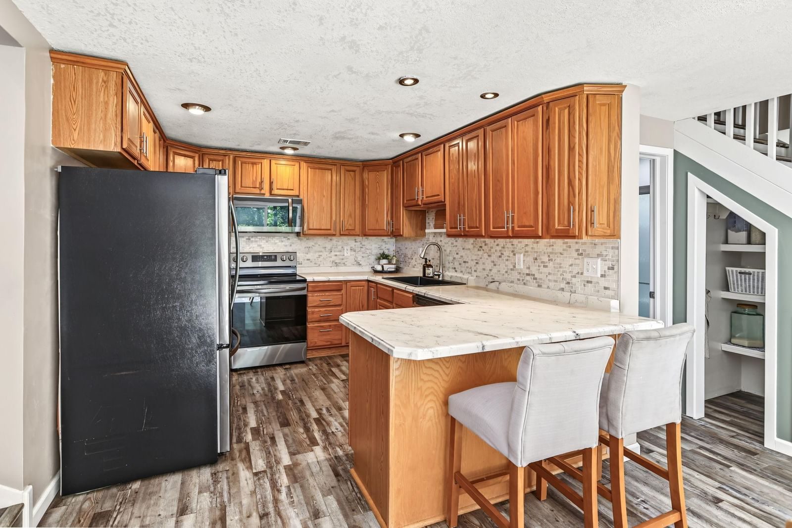 Property Photograph 12