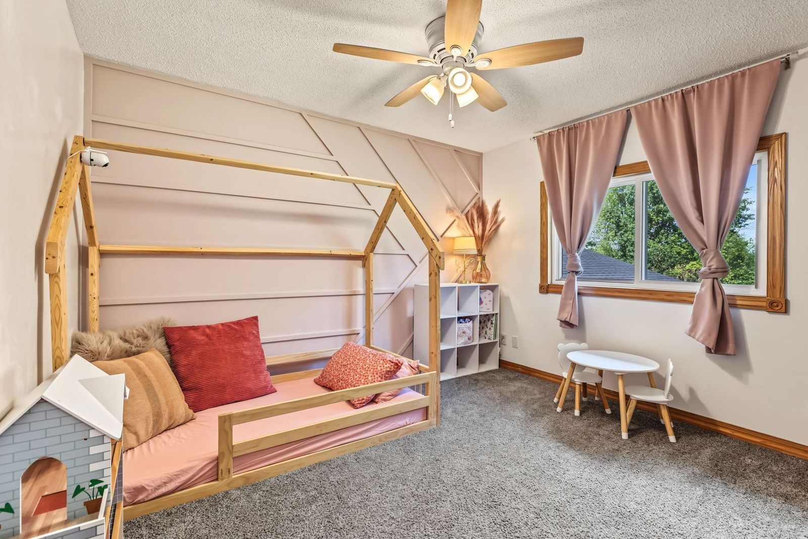 Property Photograph 29
