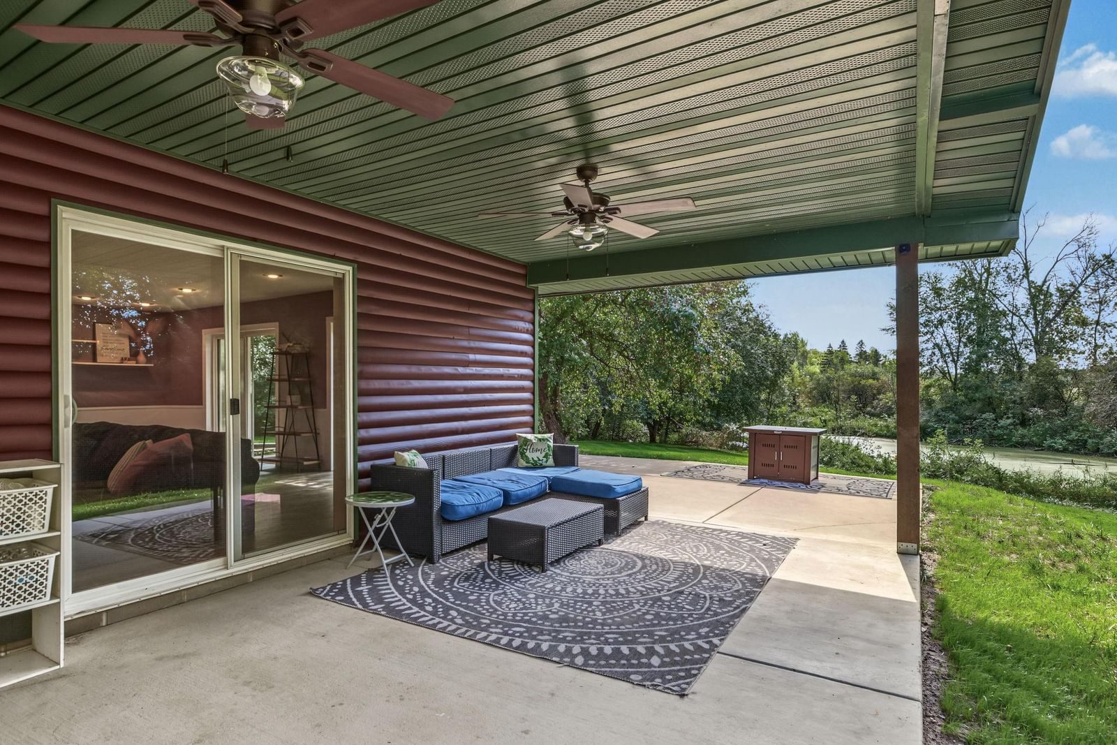 Property Photograph 32