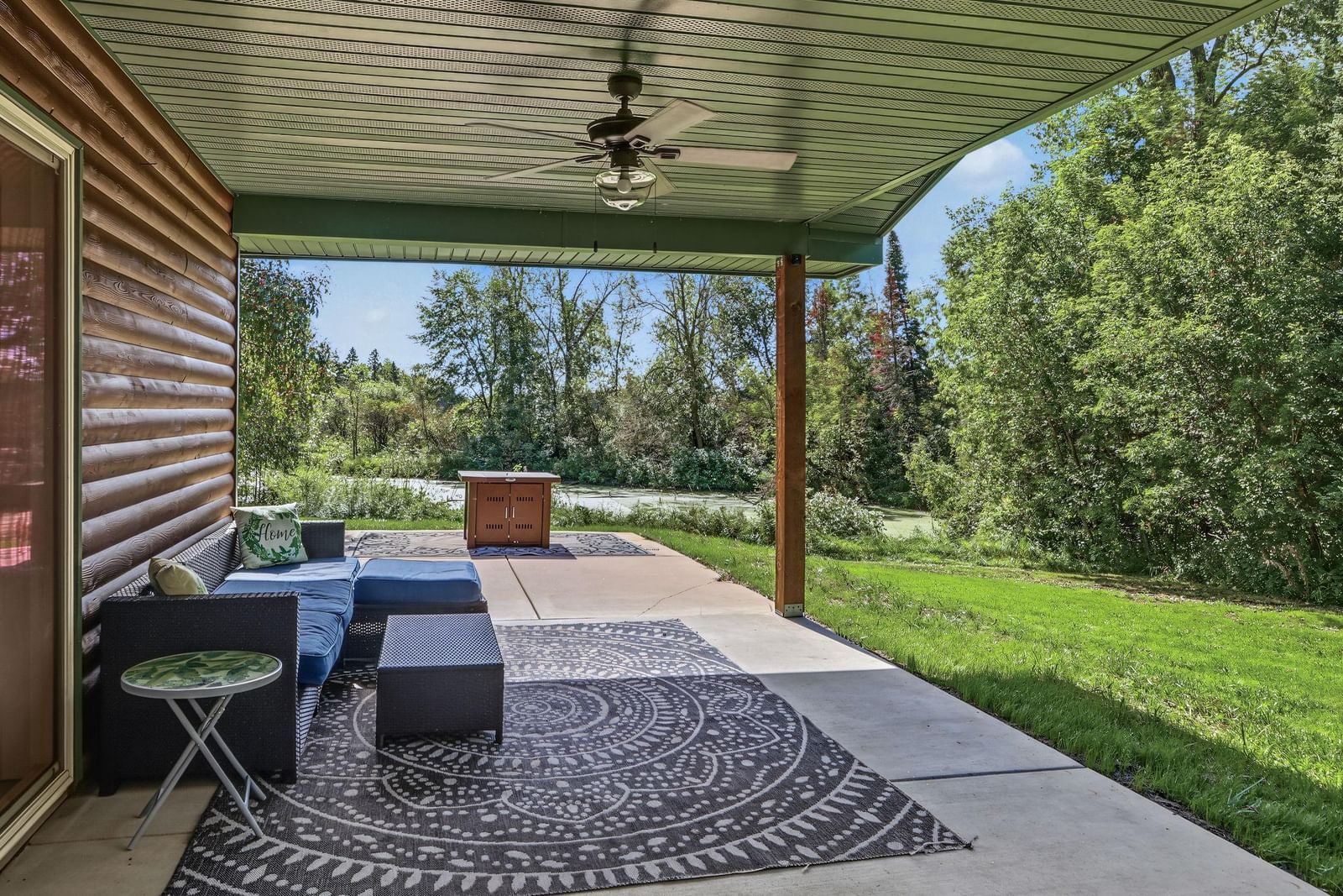 Property Photograph 33